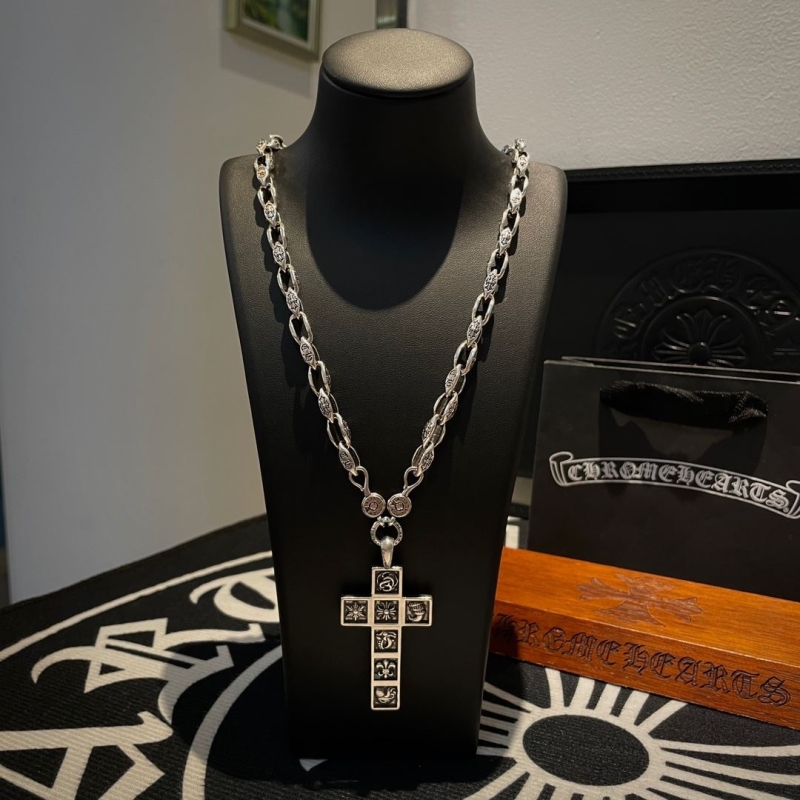 Ch**me He**ts necklaces